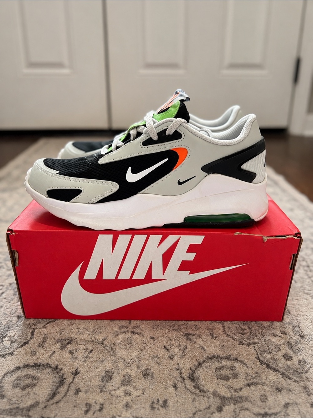 Nike Air Max Bolt Sneakers | 6.5Y/Women’s 8 | LIKE NEW! | With Box